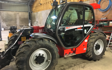 Forth crop solutions with Forklift at United Kingdom