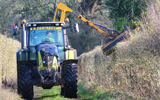 K h contracting  with Hedge cutter at Streatley
