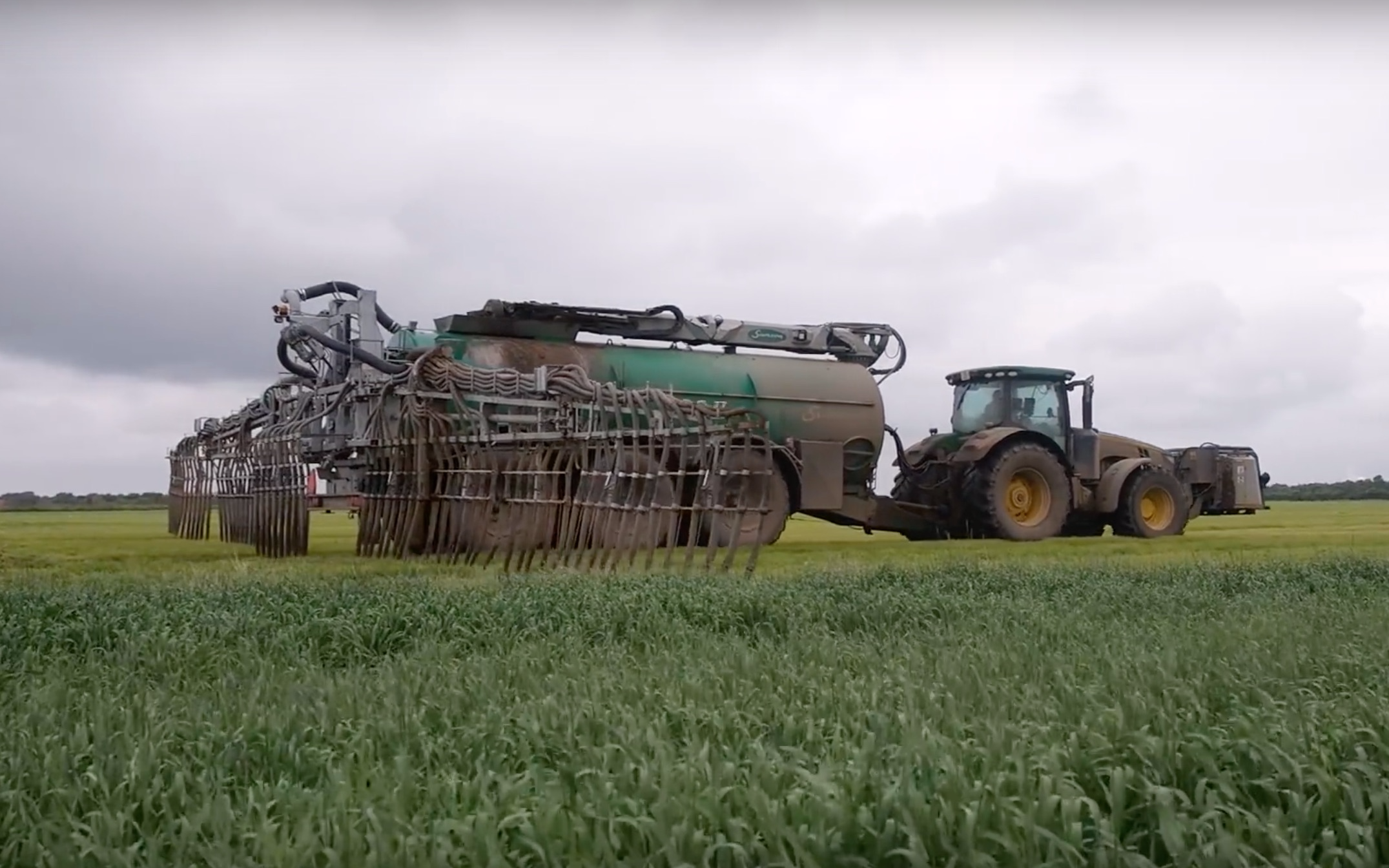 Hans tobiasen med Gyllevogn med slangebom ved Ribe