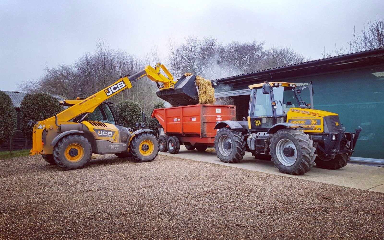 Richard taylor travel  with Telehandler at Saint Ippolyts