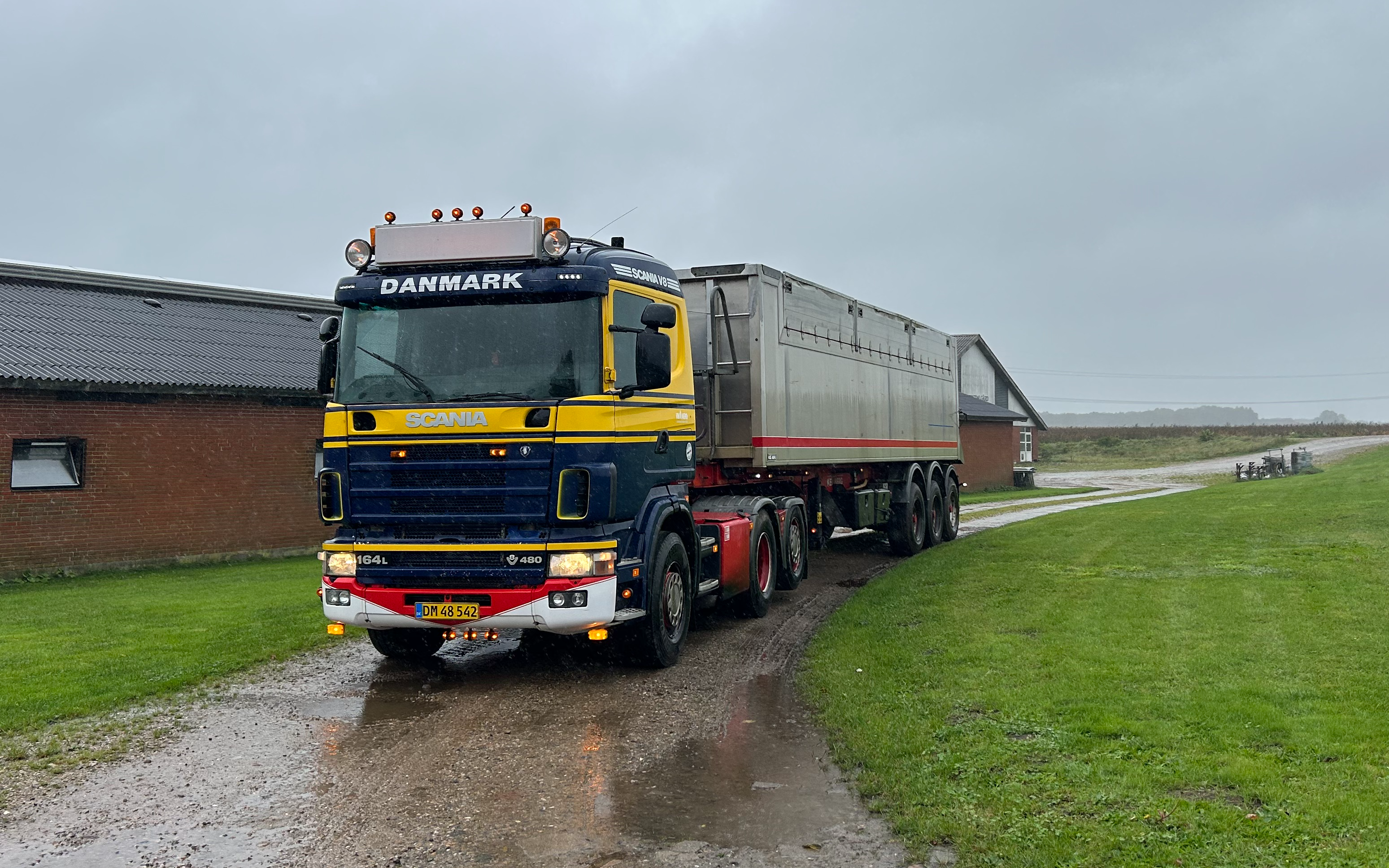 Robin kristensen med Lastbil ved Bording