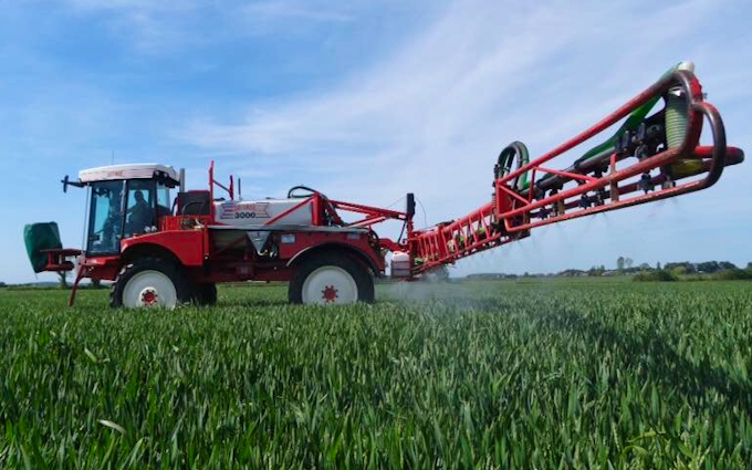 Ben bradley crop services ltd with Self-propelled sprayer at Lincolnshire