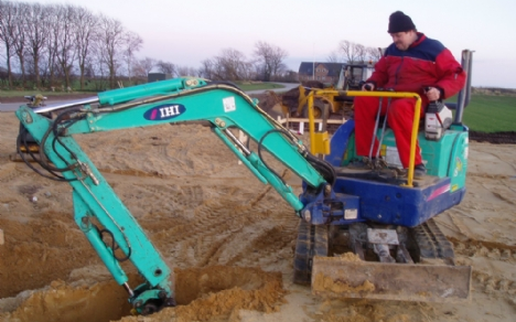 Bisgaards maskinstation med Minigraver ved Redsted