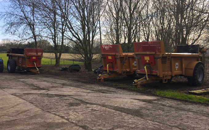 R m agricultural services with Manure/waste spreader at Horton Road