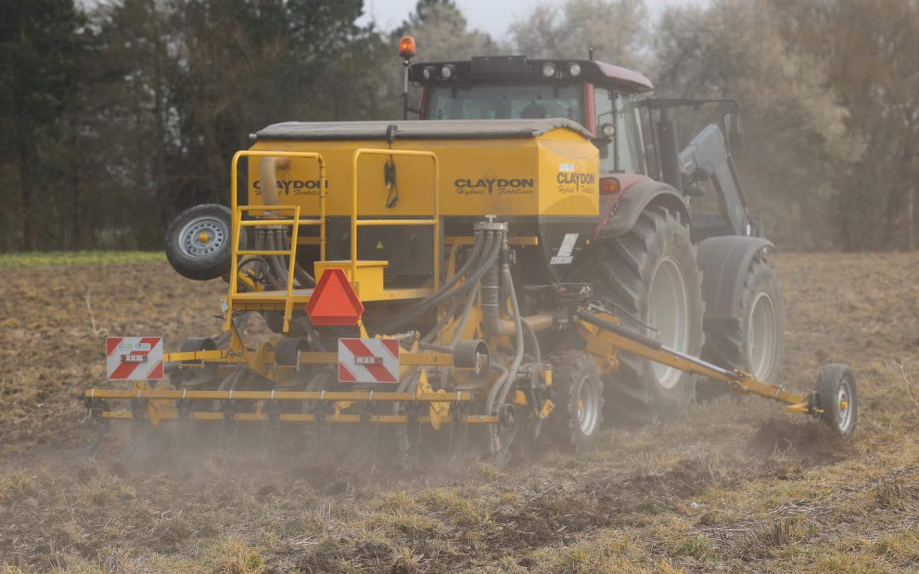 Busk consult med Såmaskine ved Lille Skensved