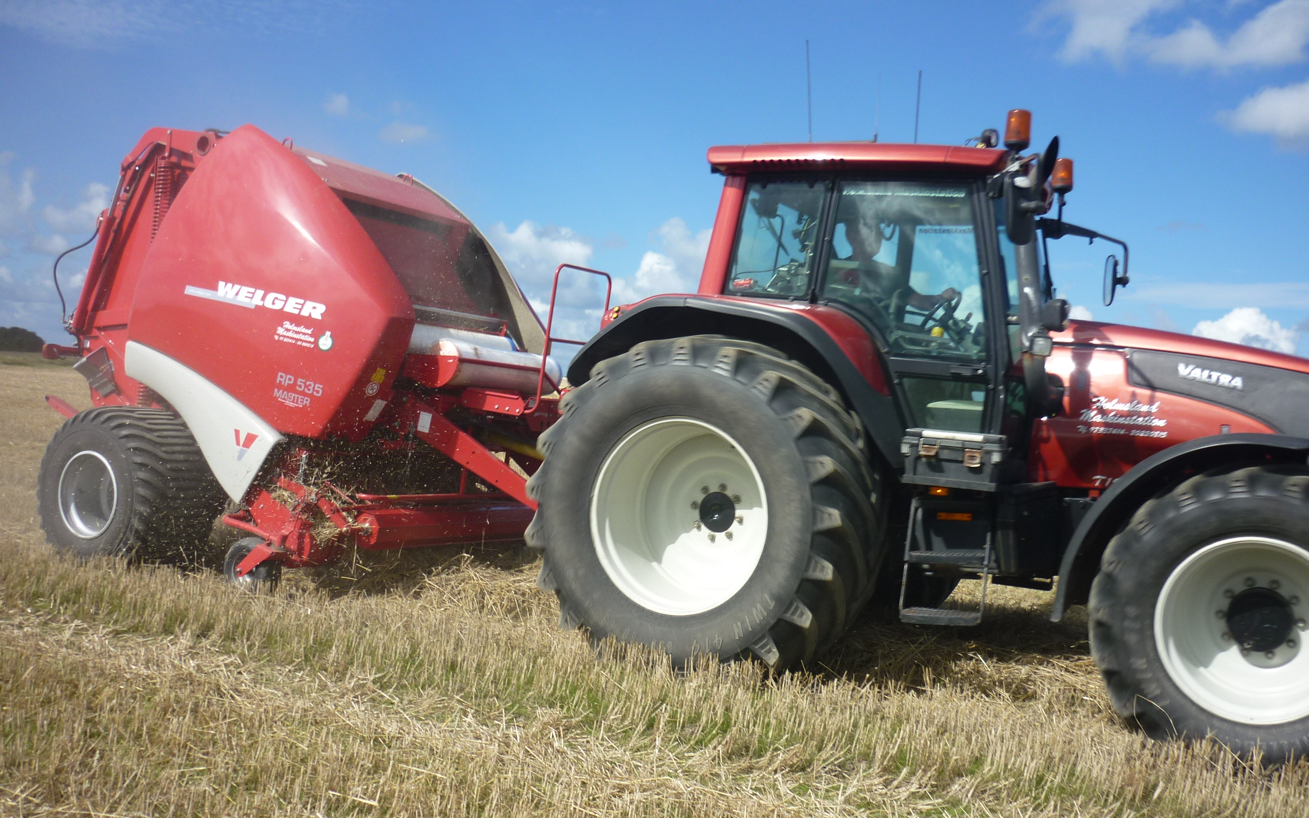 Holmsland maskinstation med Rundballepresser ved Ringkøbing