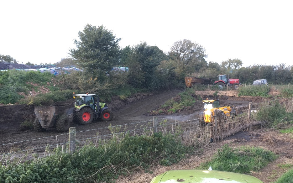 Tovey agri contracting  with Manure/waste spreader at West Harptree