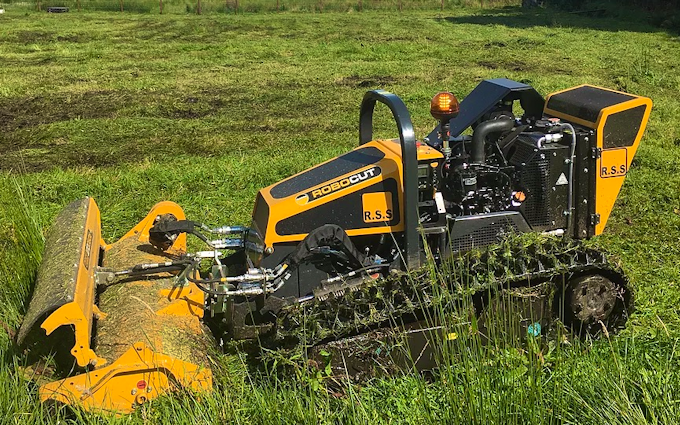 Remote services scotland with Verge/flail Mower at Saint Andrews