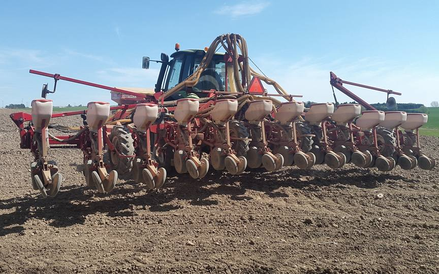 Grølstedgård maskinstation  med Enkornssåmaskine ved Fårvang