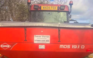 Trever verran agriculture contracting with Fertiliser application at Duloe
