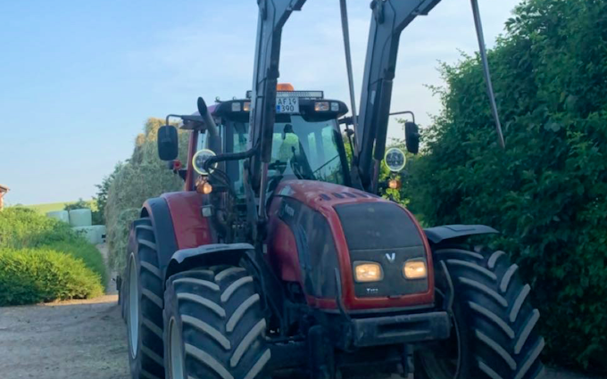 Overdrevet  med Traktor med frontlæsser ved Ruds-Vedby