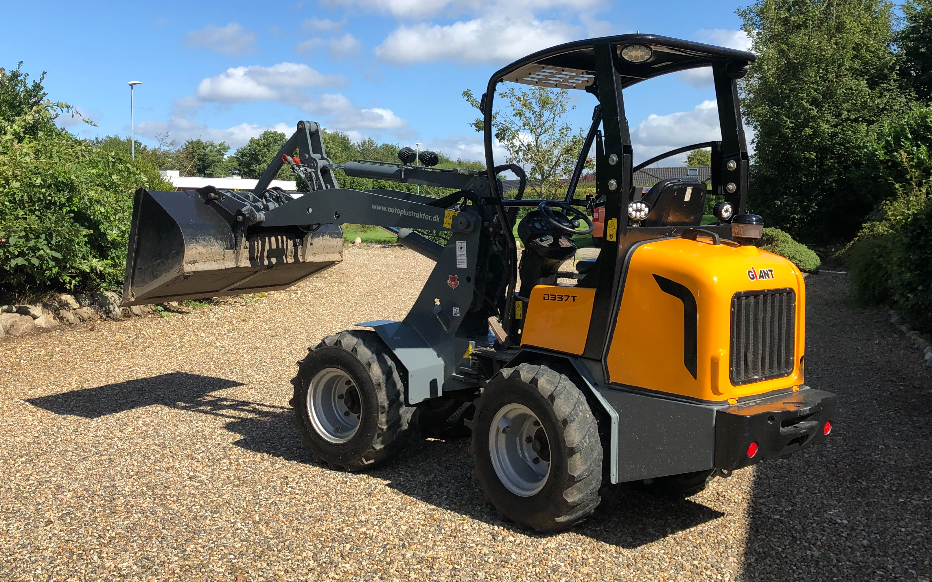 Fkl - freelancer kristian larsen med Minilæsser ved Spøttrup