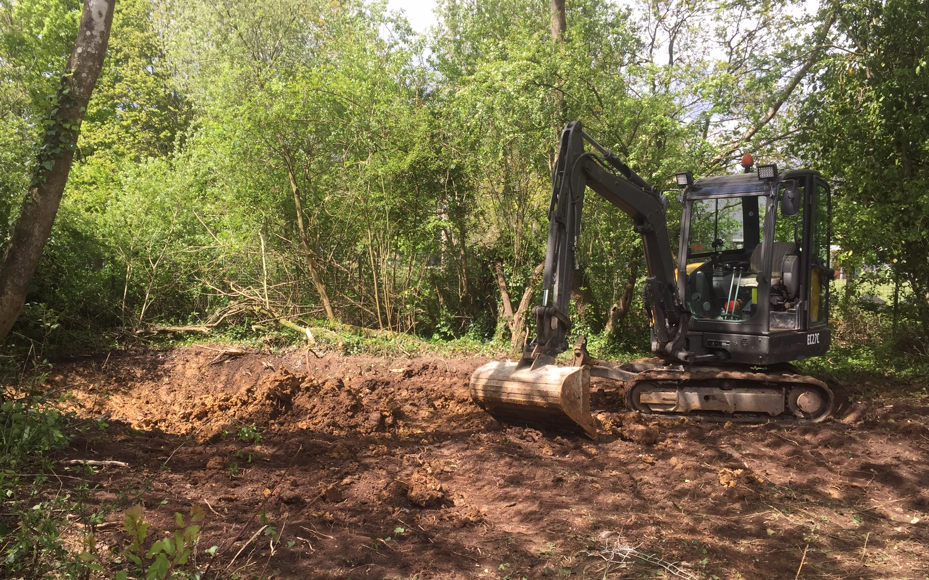 M m services with Excavator at Titchfield Road