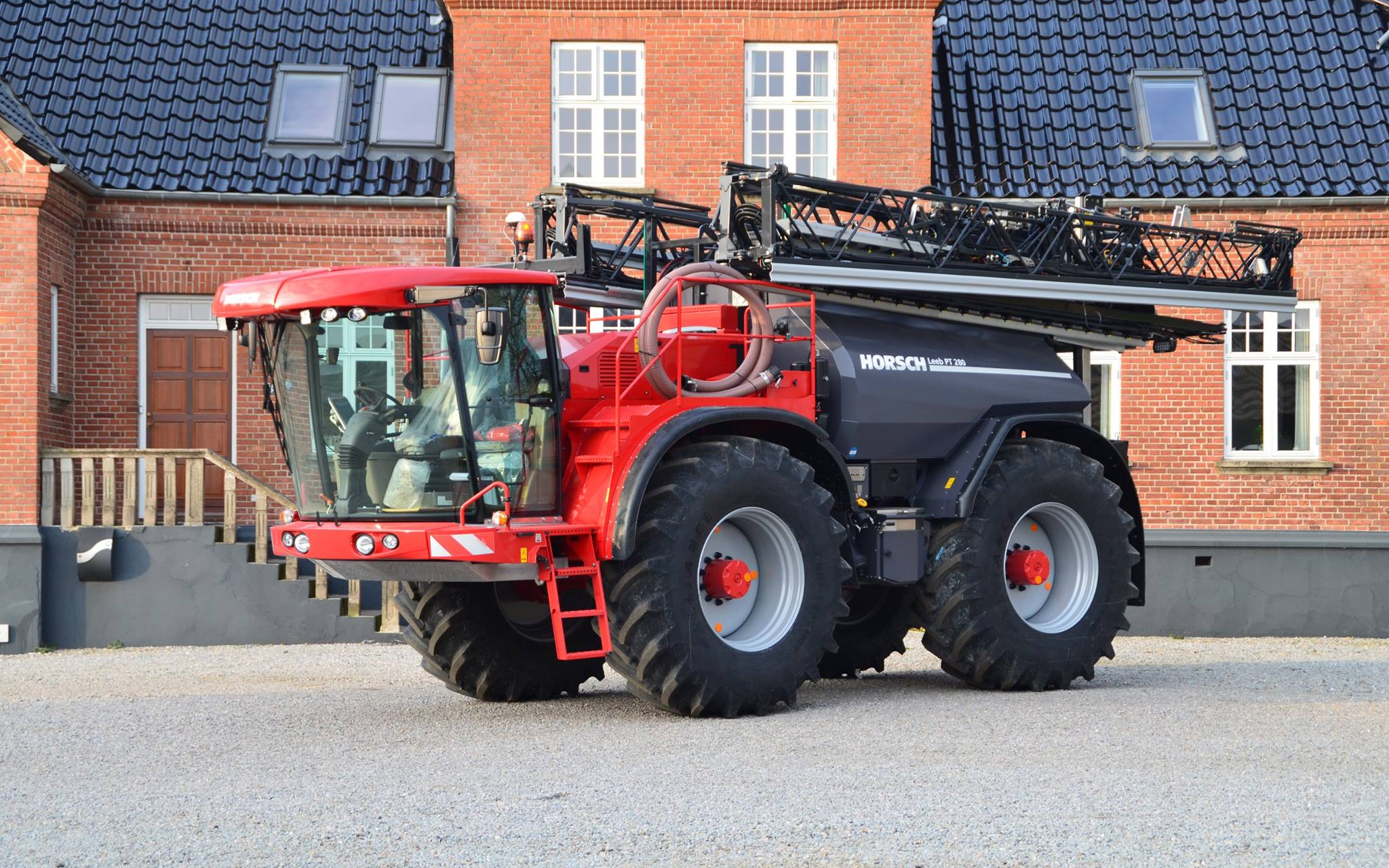 Hasagergaard med Selvkørende sprøjte ved Hammel