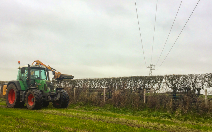 Marshall agri contracts  with Hedge cutter at Parkgate