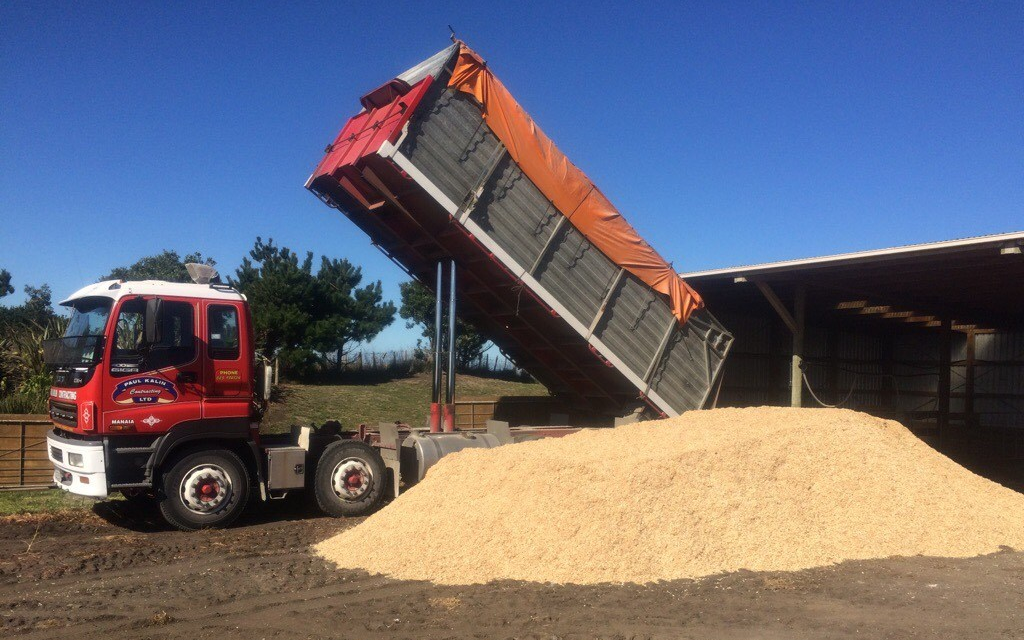 Kalin contracting ltd with Tipping trailer at Manaia