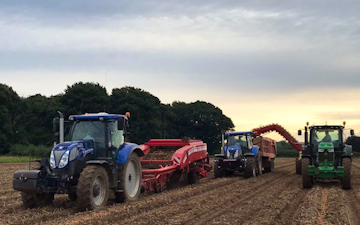 S & g agri with Tractor 201-300 hp at Kirstead Green