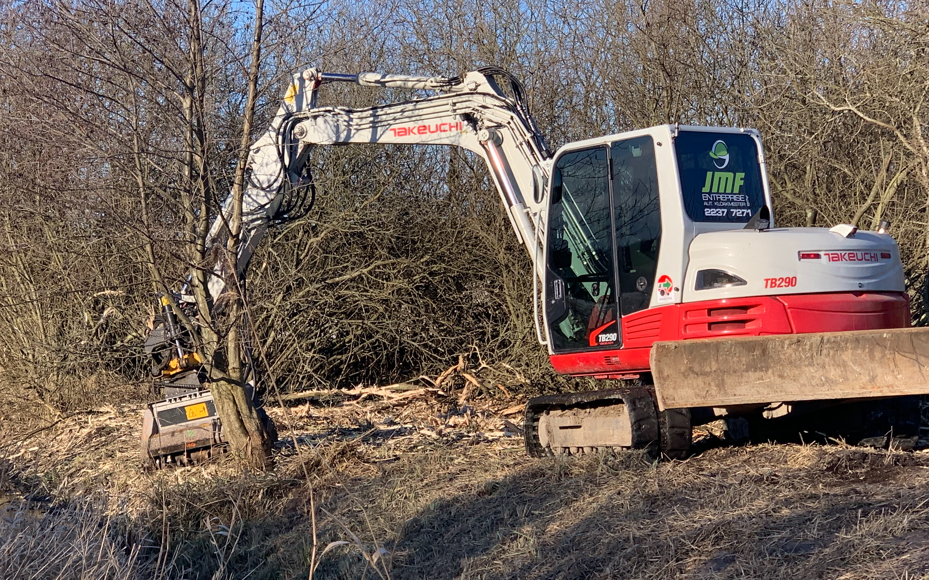 Jmf entreprise aps med Knuser ved Græsted