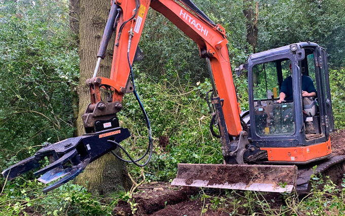 Arbgear ltd with Hedge cutter at Cookhill