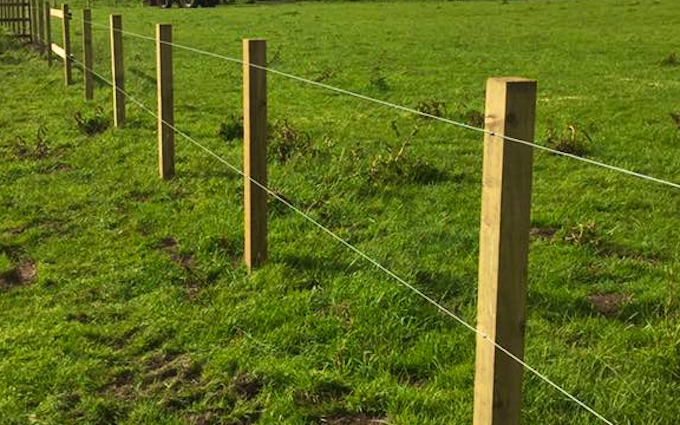 Jj&mbcontracting with Fencing at Westerleigh