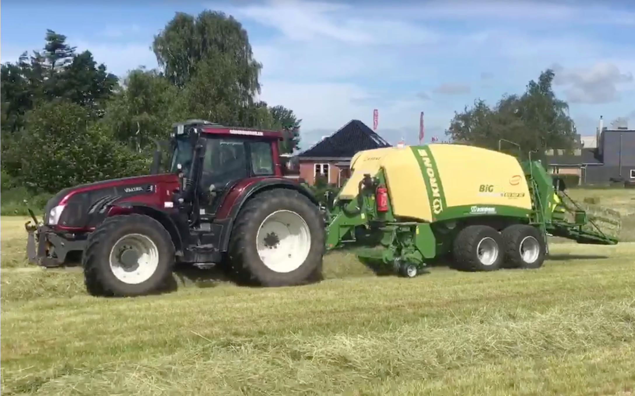 Gangergaarden´s maskinstation a/s med Mini-bigballepresser ved Høng