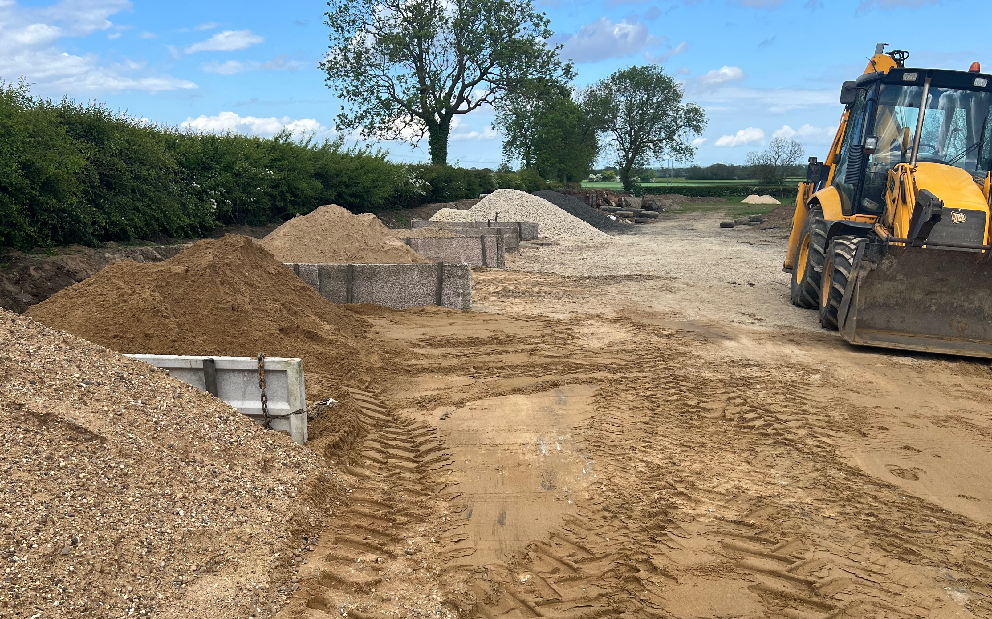 Haydn wesley & son ltd with Stone crusher at Millthorpe Drove