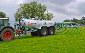 G&t agricultural contractors ltd with Slurry spreader/injector at Cleobury Mortimer