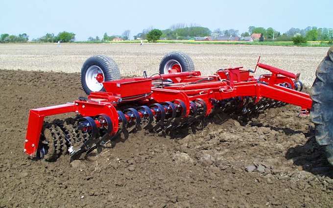 Mckenzie brooker contracting  with Seedbed cultivator at Oxford