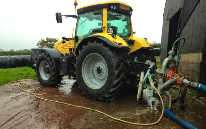 Kelly agri & groundwork contracts  with Slurry spreader/injector at Draperstown