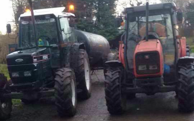 Mib contracts  with Slurry spreader/injector at Portglenone