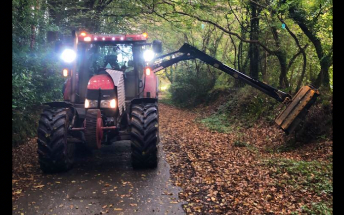 Sam oliver agricultural services  with Hedge cutter at Luxulyan