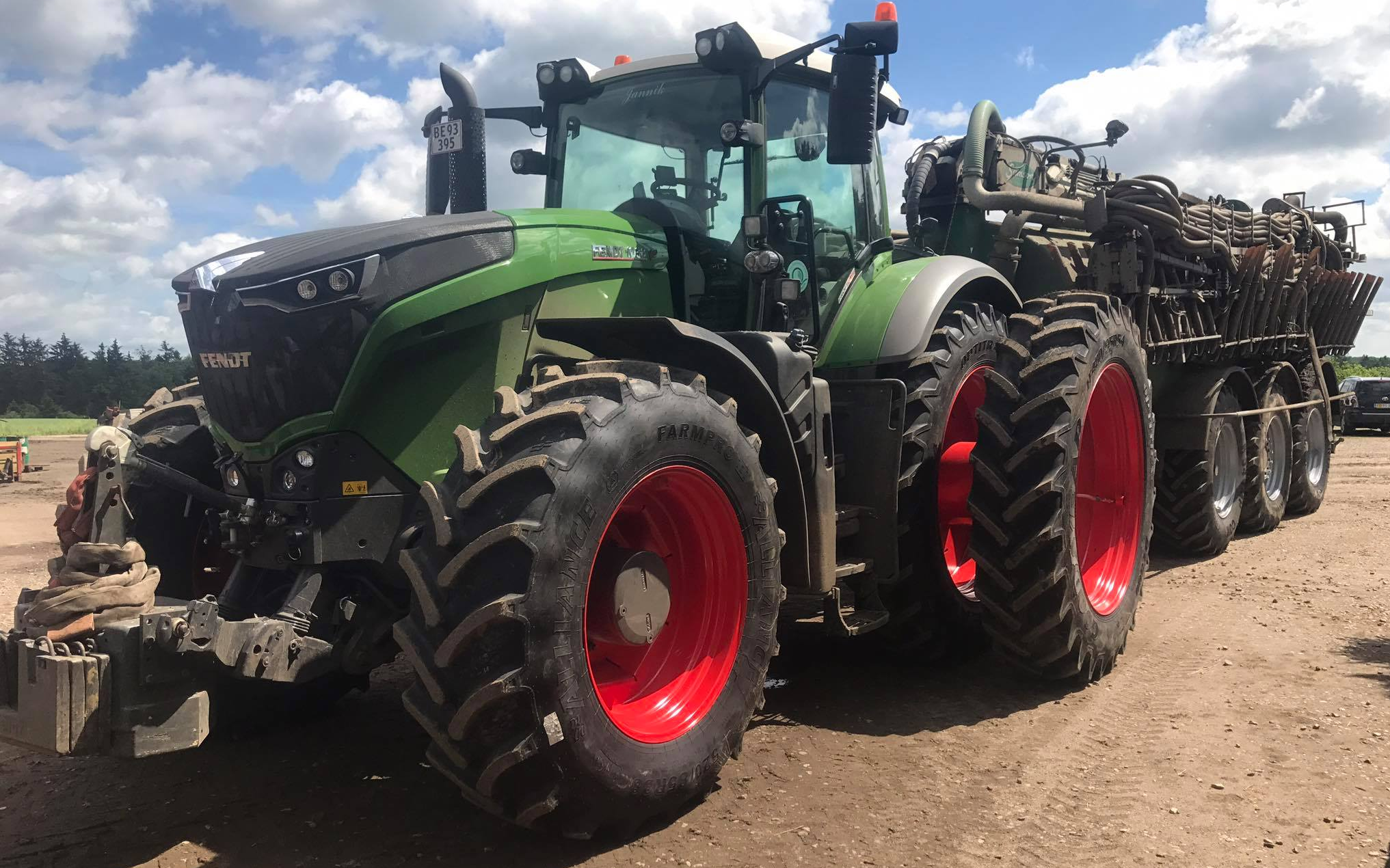 Svendgaards maskinstation med Gyllevogn med slangebom ved Brædstrup