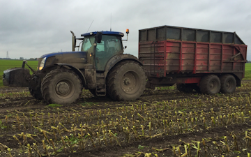Harp contracting  with Silage/grain trailer at Mavis Enderby