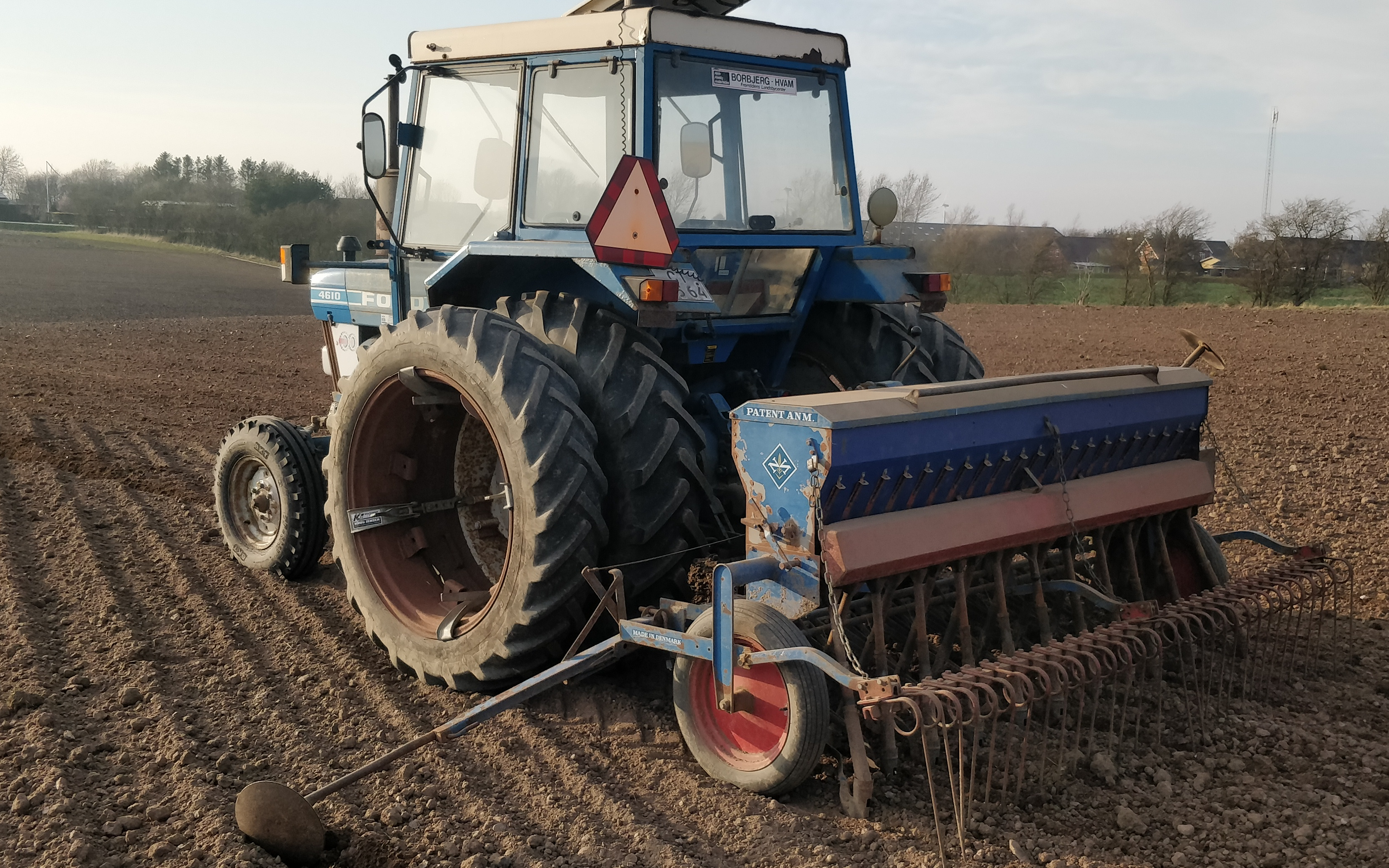 Jonkers med Såmaskine ved Holstebro