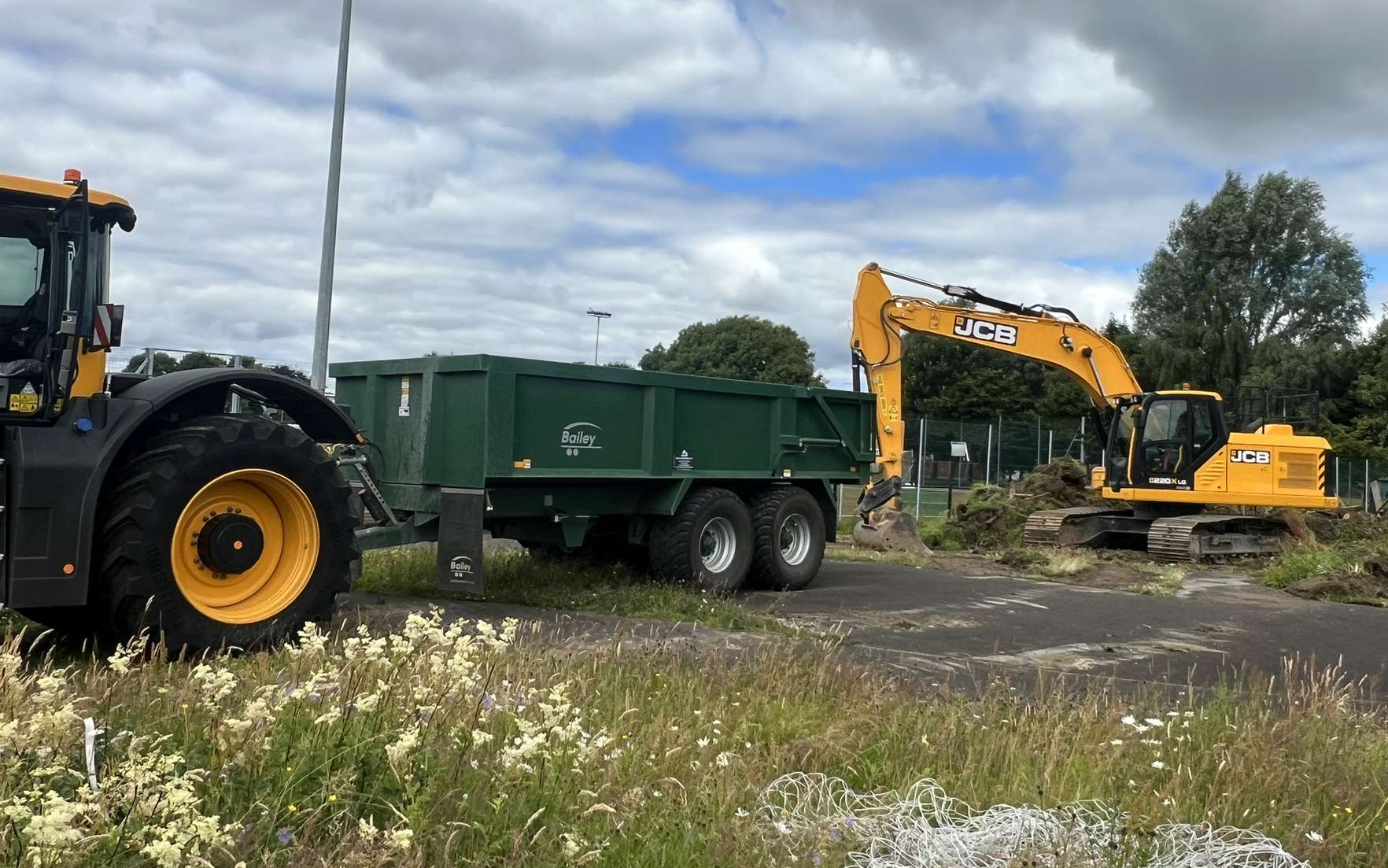 Sgh contracts with Tipping trailer at Falkirk
