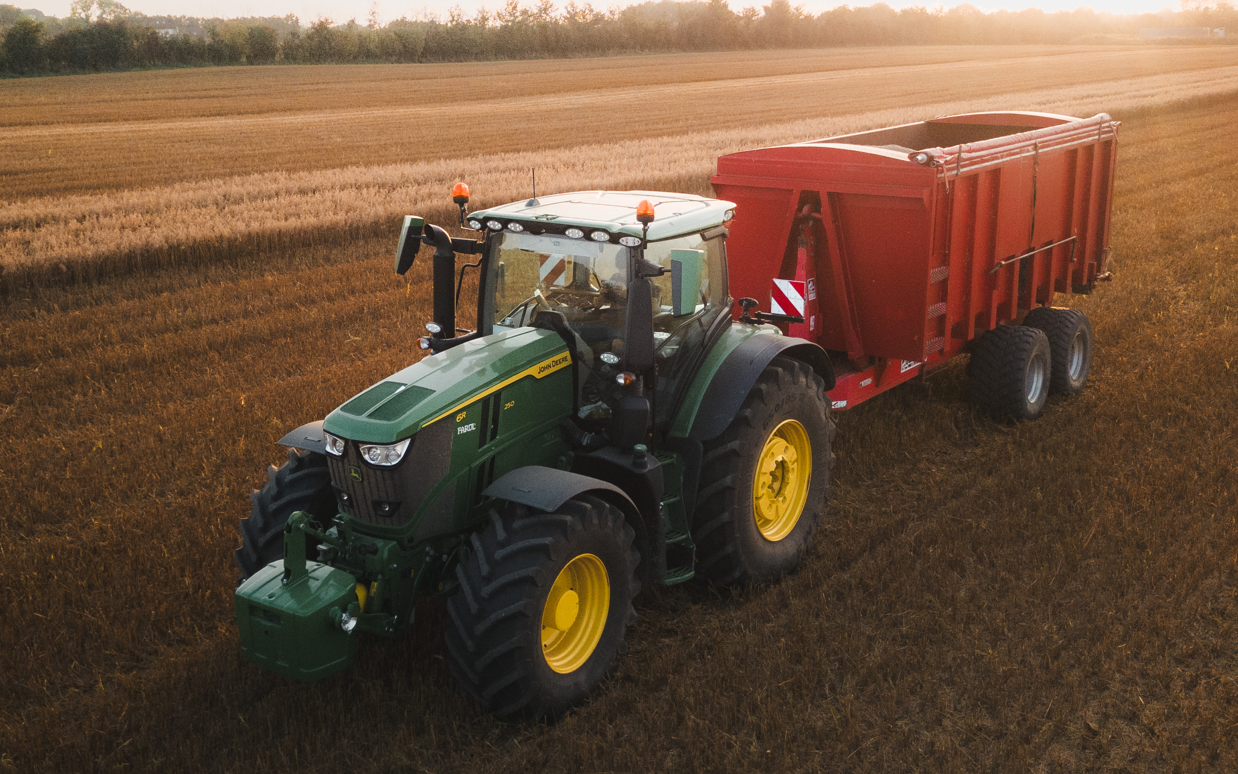 St leonards farm  with Tractor 201-300 hp at Blunsdon