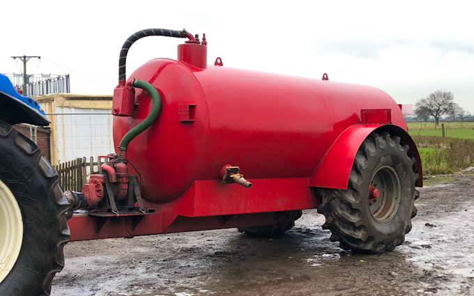 Moss carr farm services with Slurry spreader/injector at Moss