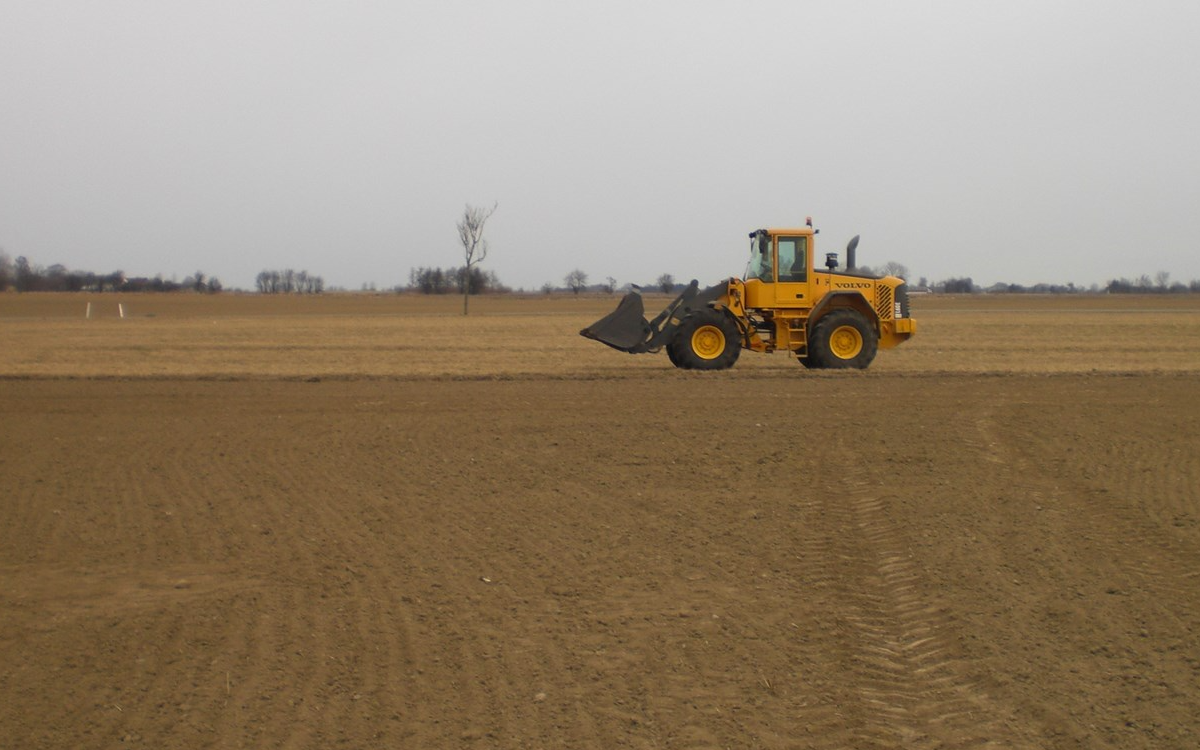 St. linde maskinstation med Gummiged ved Karise
