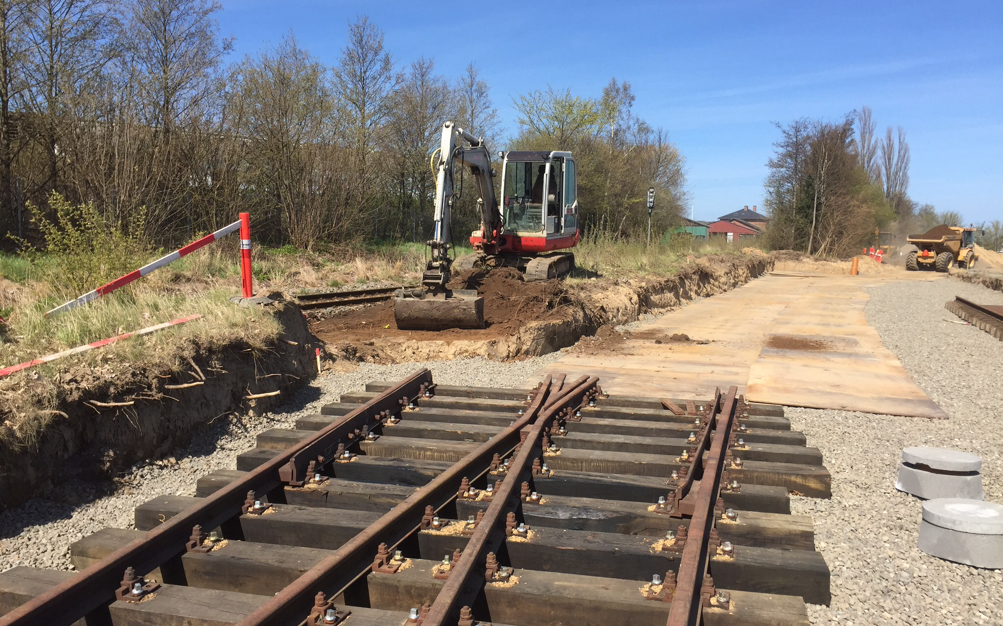 T. larsen entreprenør & udlejning med Gravemaskine ved Græsted