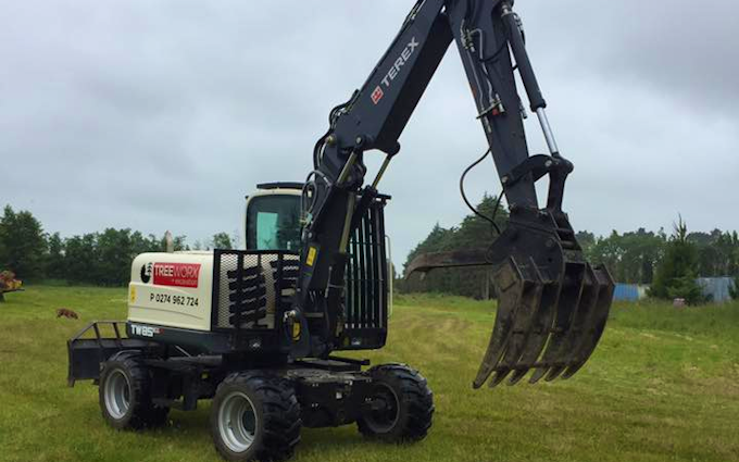 Tree worx & excavation ltd with Excavator at New Zealand