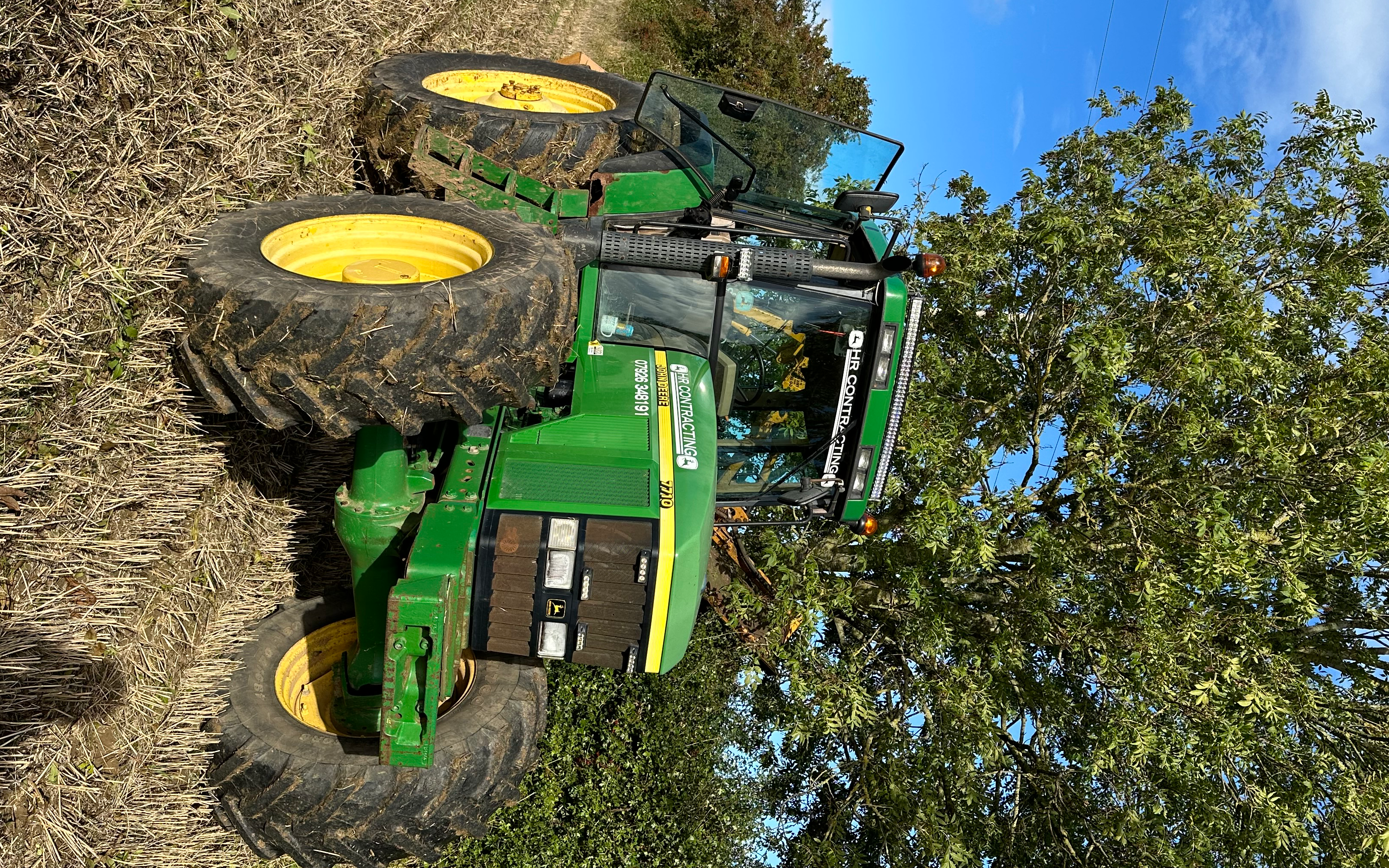 Hr contracting & sons with Tractor 100-200 hp at Bidford-on-Avon