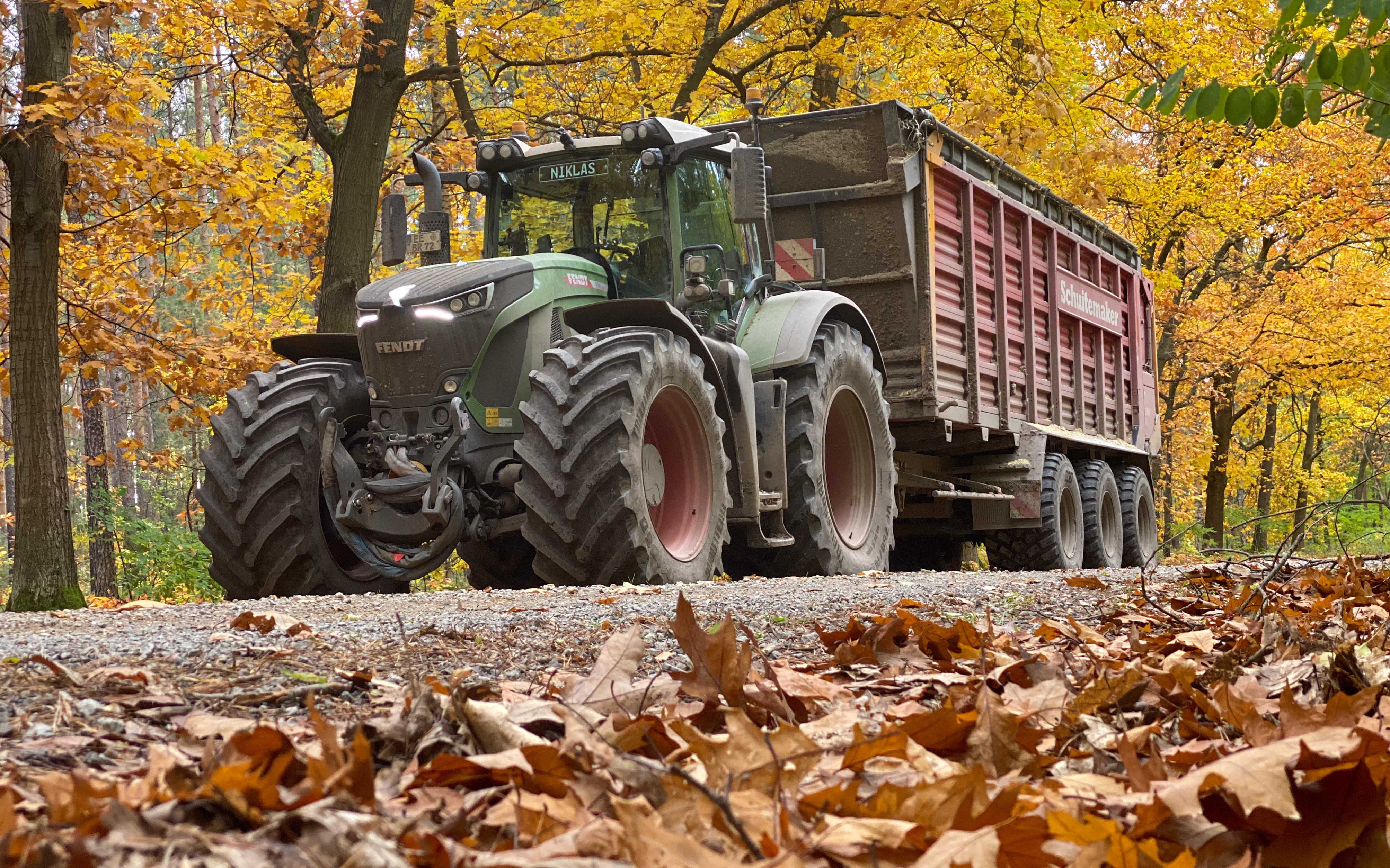 Lohnunternehmen ronny birnbaum mit Traktoren über 300 PS bei Herzberg (Elster)