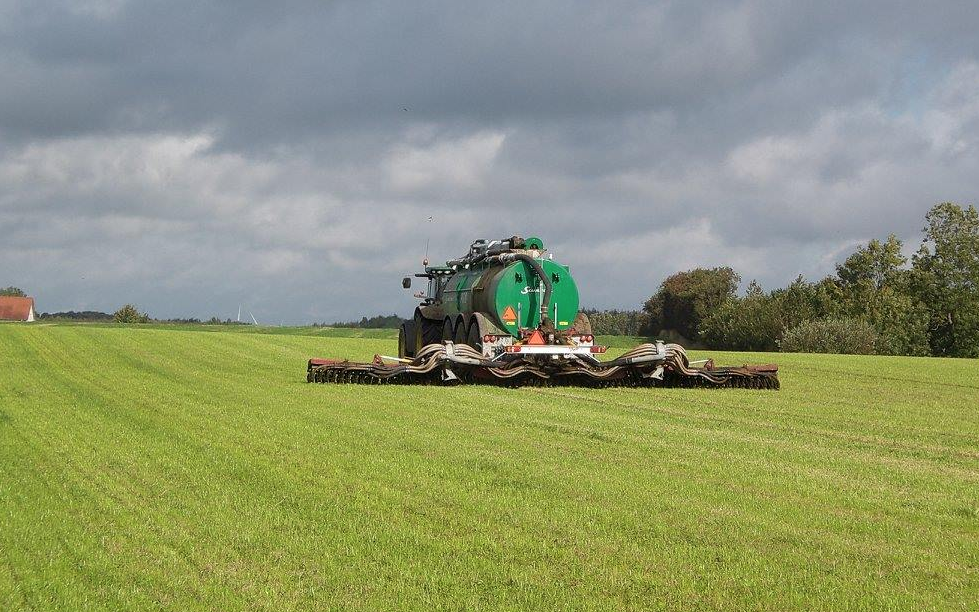Allestrup maskinstation med Græsnedfælder ved Nørager