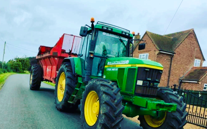 Hr contracting & sons with Tractor 100-200 hp at Bidford-on-Avon