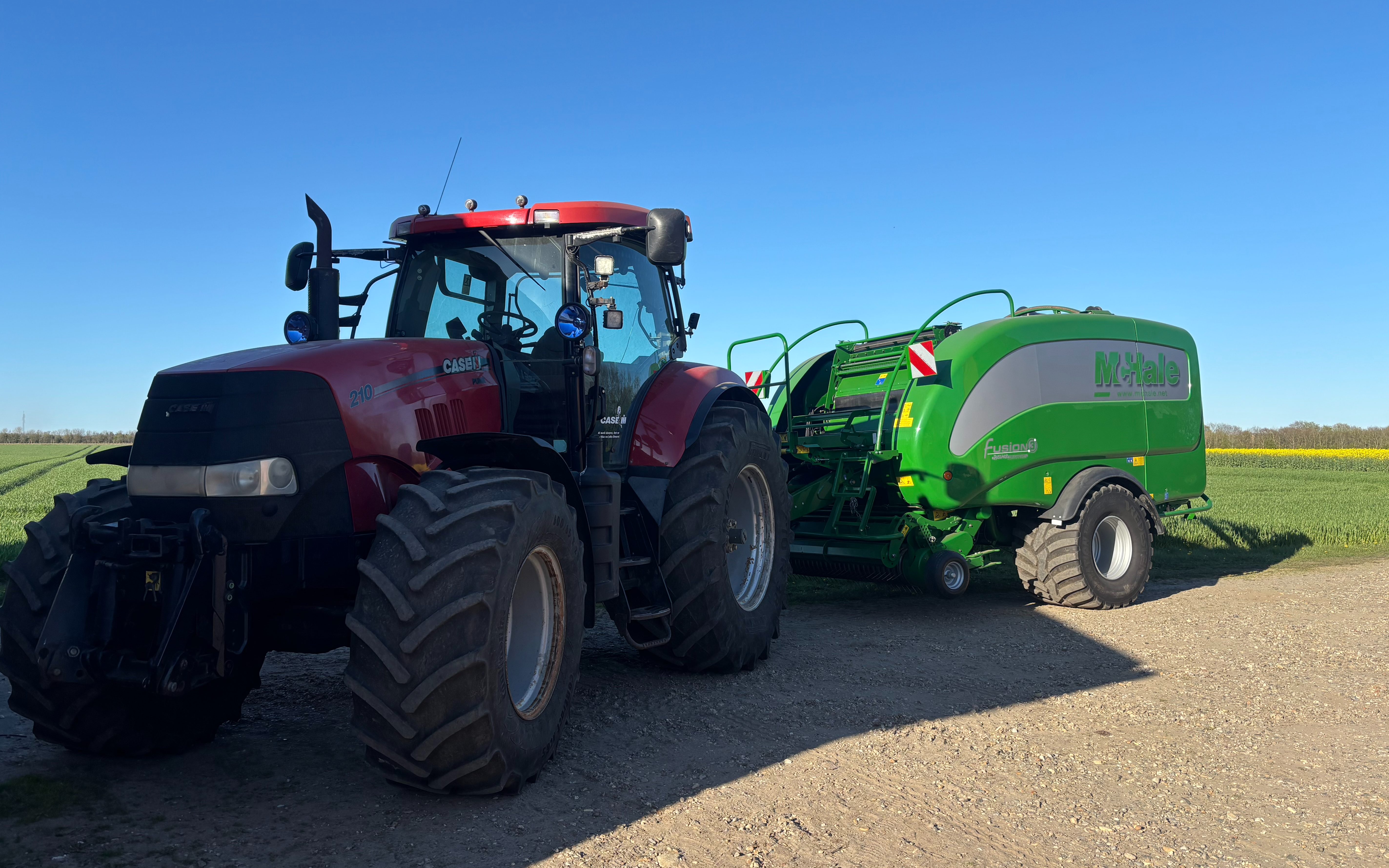 Tka agro med Rundballepresser ved Janderup Vestj