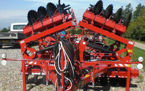 Hærup højgaard med Tallerkenharve ved Hobro