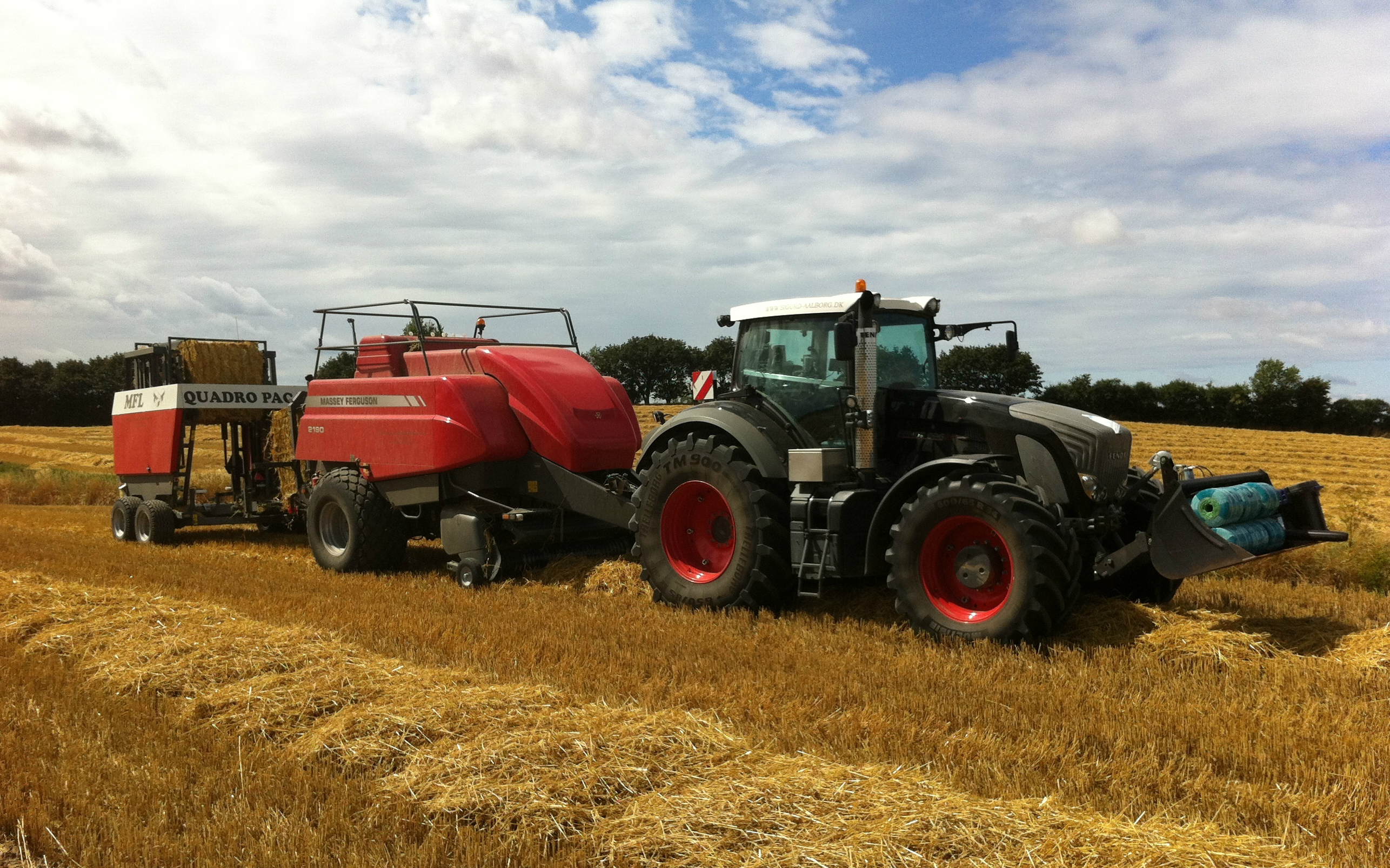 Sigurd aalborgs maskinstation med Bigballepresser ved Nysted