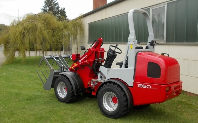 Galten overgaard aps med Minilæsser ved Galten