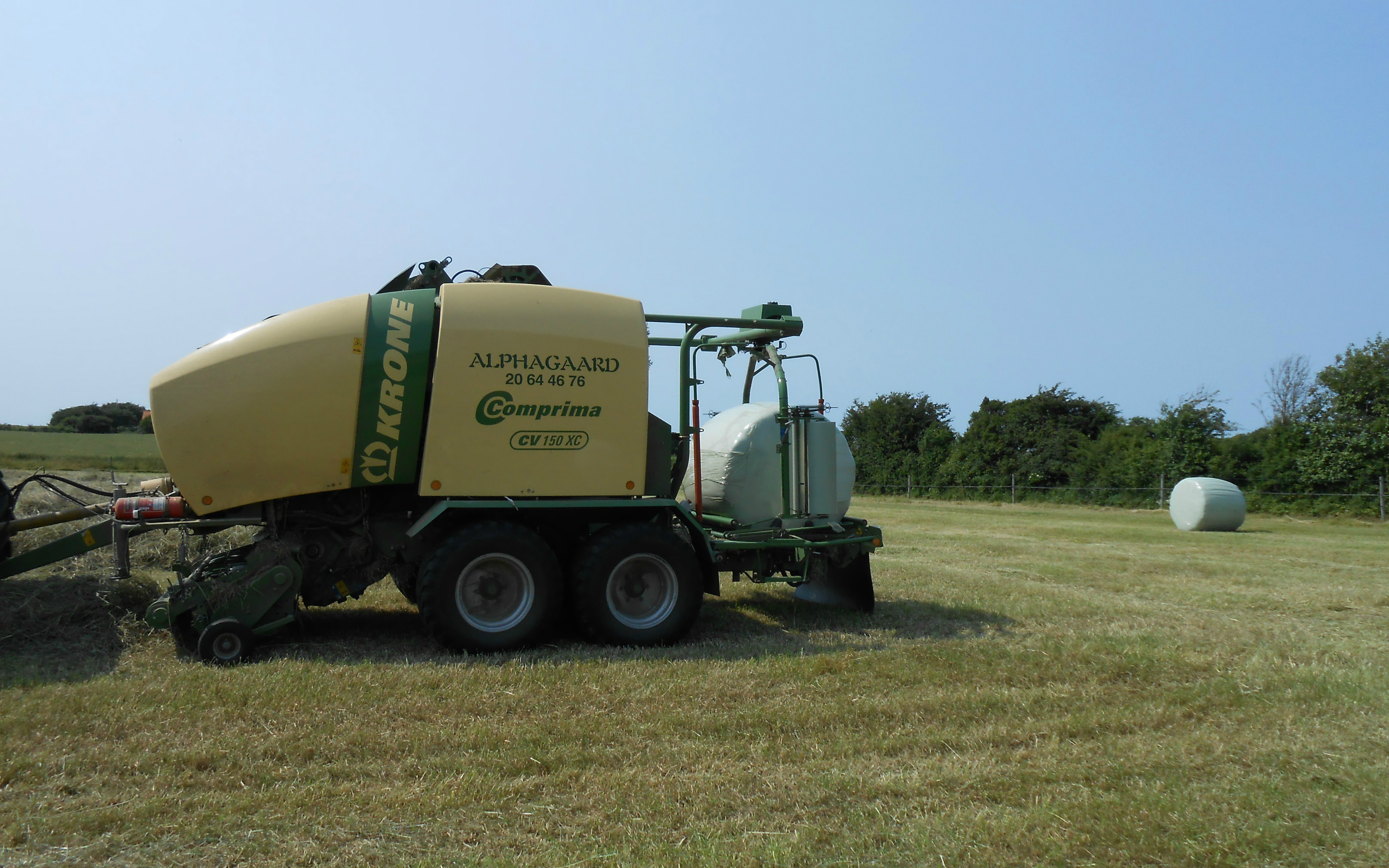 Alphagaard v/ claus larsen med Wrapballepresser ved Asperup