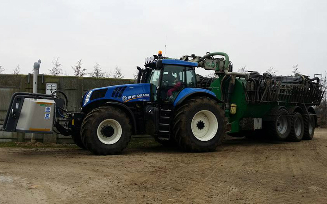 Brdr. thorborg a/s med Gyllevogn med slangebom ved Juelsminde